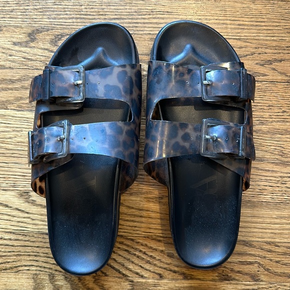 Zara sandals with animal print.  🌸 3 for $17 - Picture 1 of 3